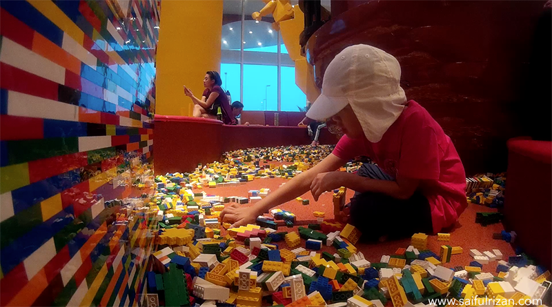 Saifulrizan_Legoland_BrickLobby